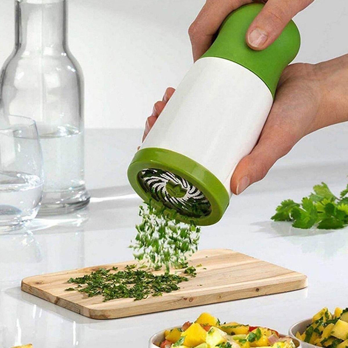 Manual Herb Grinder Rosemary Spice Chopper Parsley  Stainless steel Blade